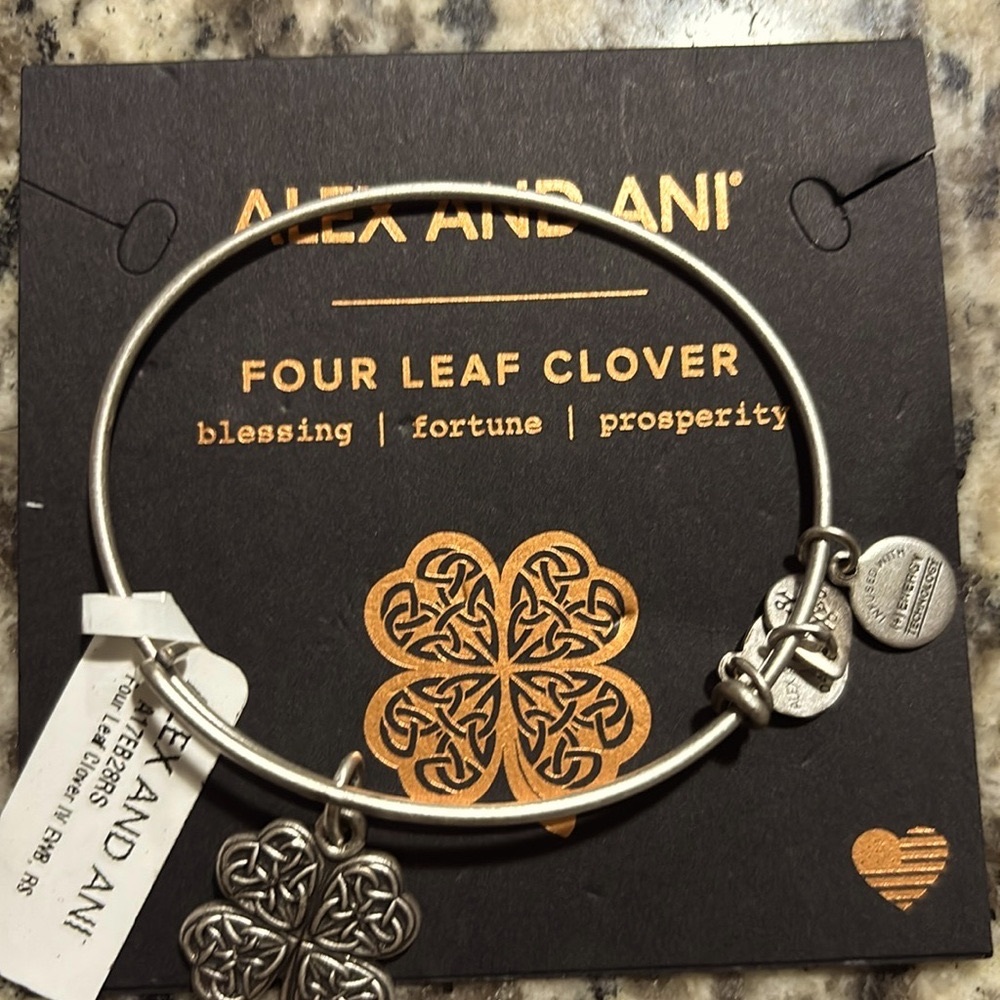 Alex & Ani Bangle 🍀